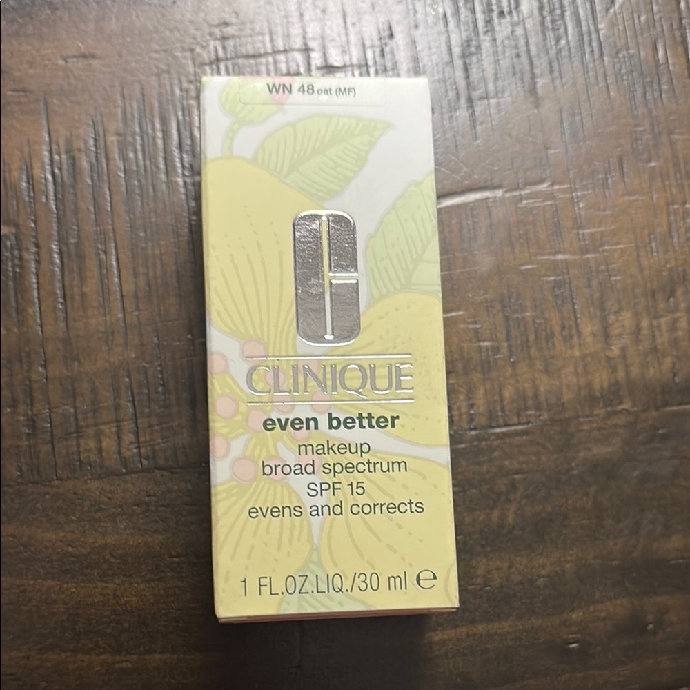NIB Clinique Broad Spectrum SPF 15 Foundation - Shade WN 48 Oat